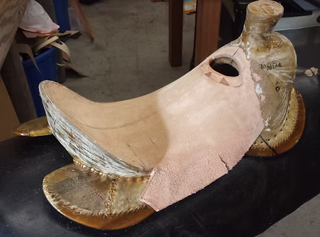 finished ground seat with hand hole