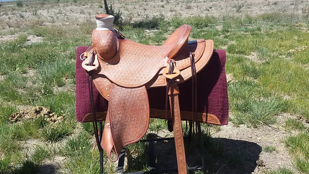 BS090 — Full Daisy stamp Hamley Modified Association w/ 13" swells, inskirt rigging, and 1" Cheyenne roll.